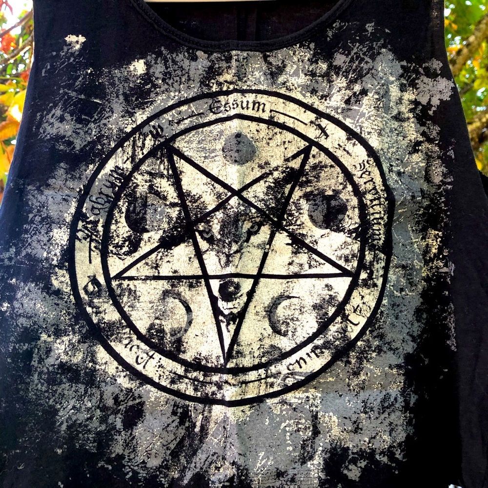 Pentagram wolf crop top